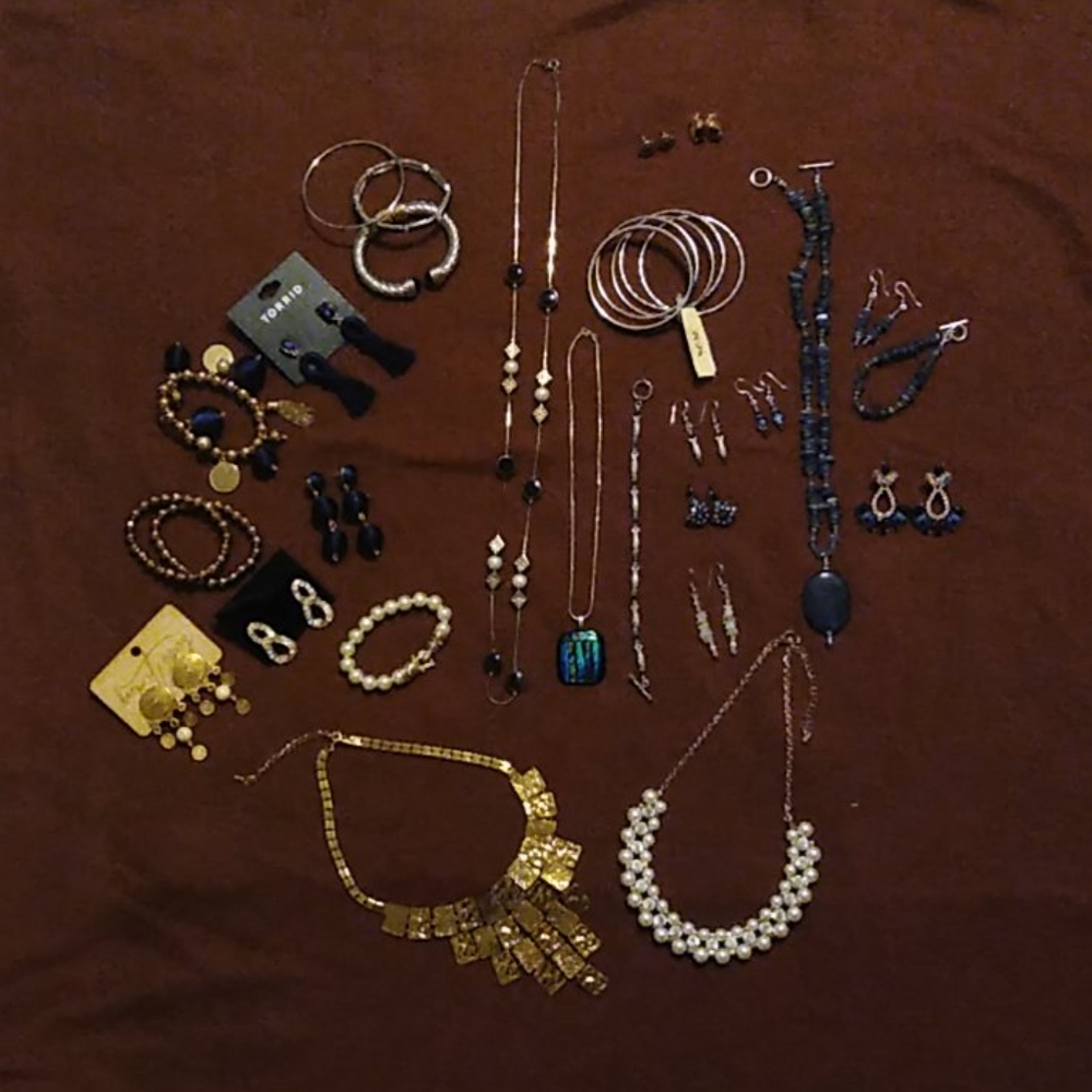 Jewelry Lot necklaces, bracelets, earrings